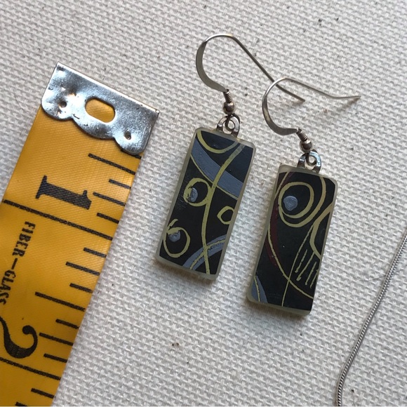 Silver and glass geometric print necklace and earring set - Picture 4 of 12